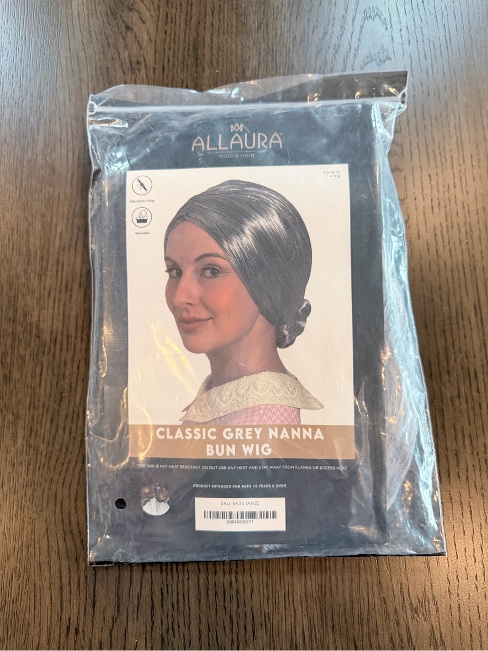 NWT Classic Grey Nanna Bun Wig - Grey